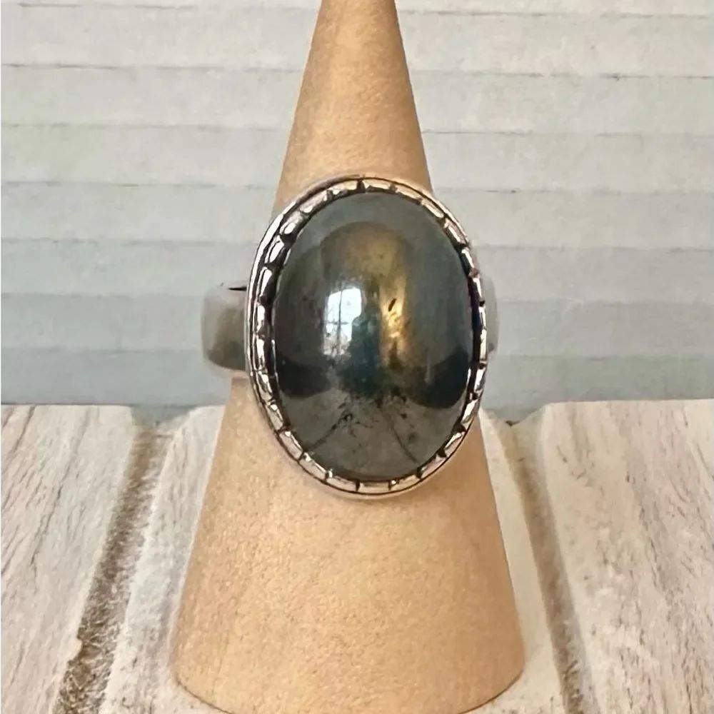 Silver and palladium hematite ring